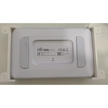 Unifi USW Lite 8 POE fäste