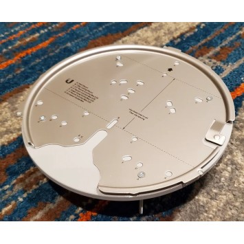 Putkikiinnike Unifi U6 Pro WiFi AP:lle