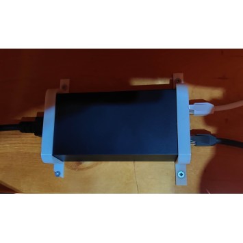 Starlink-routerin Gen.1 + virtalähteen seinäkiinnike